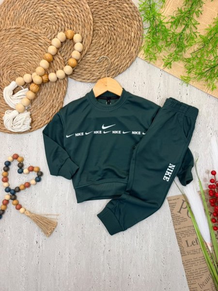 اخضر غامق